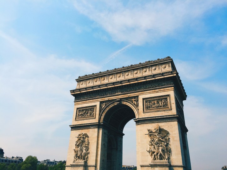 Stands in the centre of Place Charles de Gaulle
