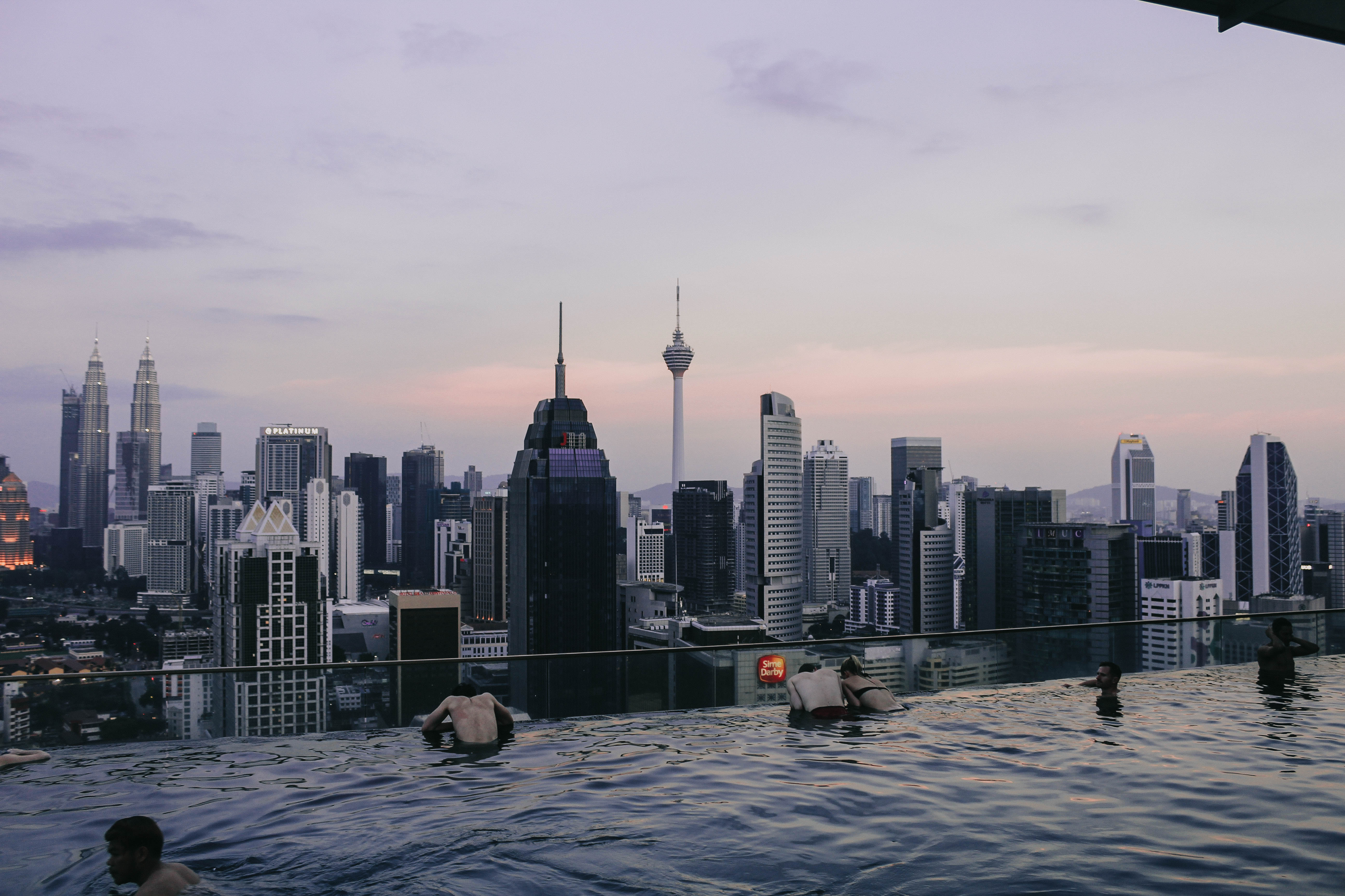 Kuala Lumpur hồ bơi vô cực Regalia Flyover Infinity Pool Sunset