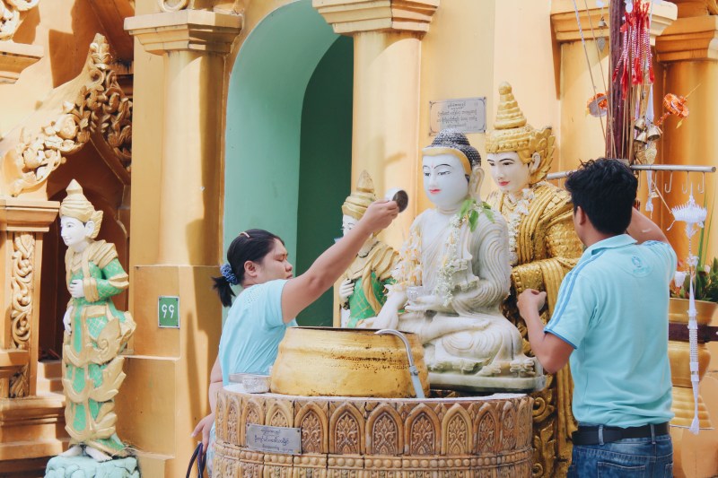 Những gam màu Yangon, 24 giờ Yangon's colorful shades, 24 hours Venturology Lý Thành Cơ