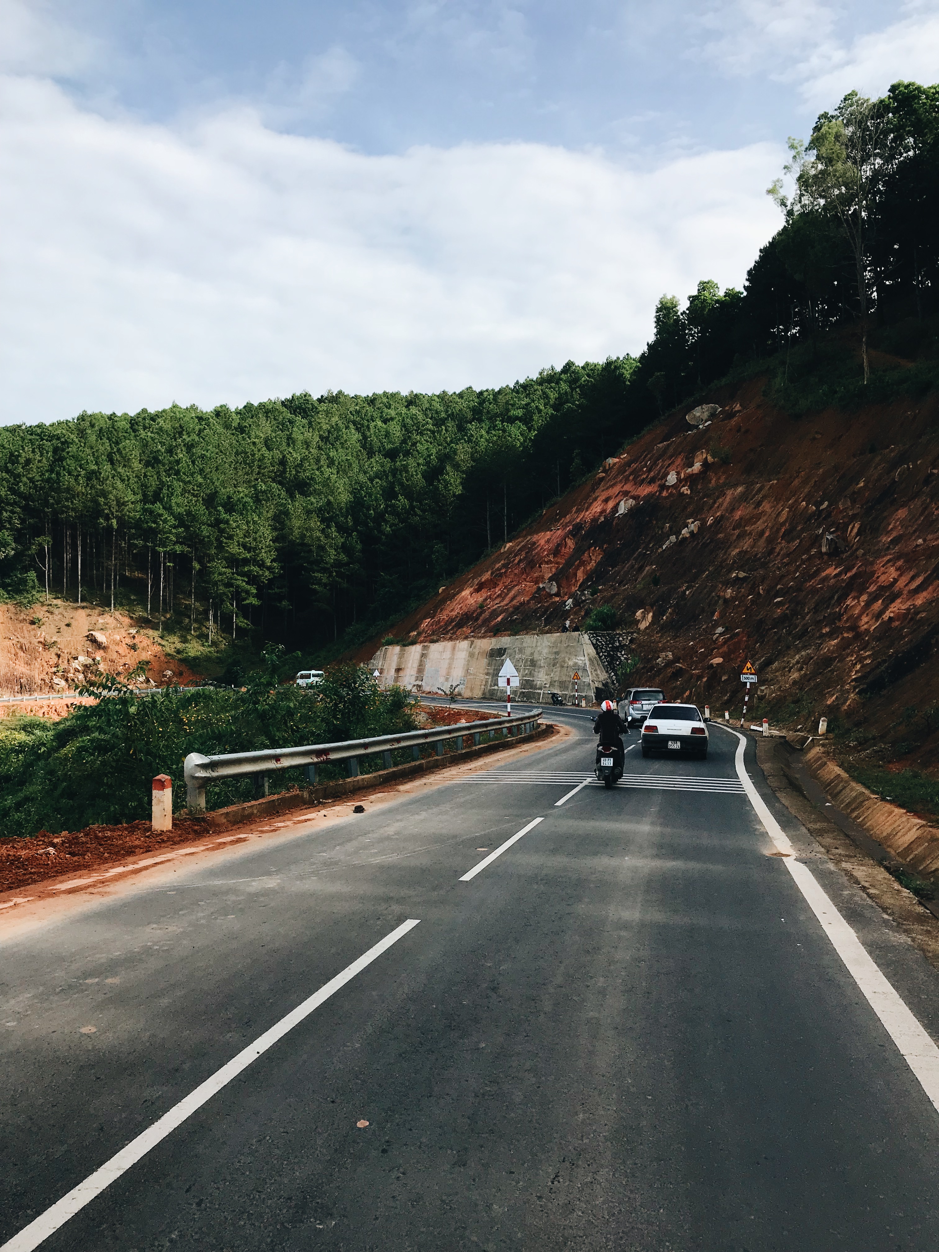 Đường đi Tà Nùng