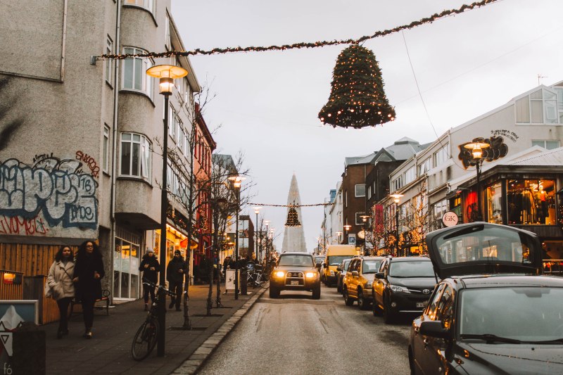 Reykjavik Iceland trang trí Giáng Sinh