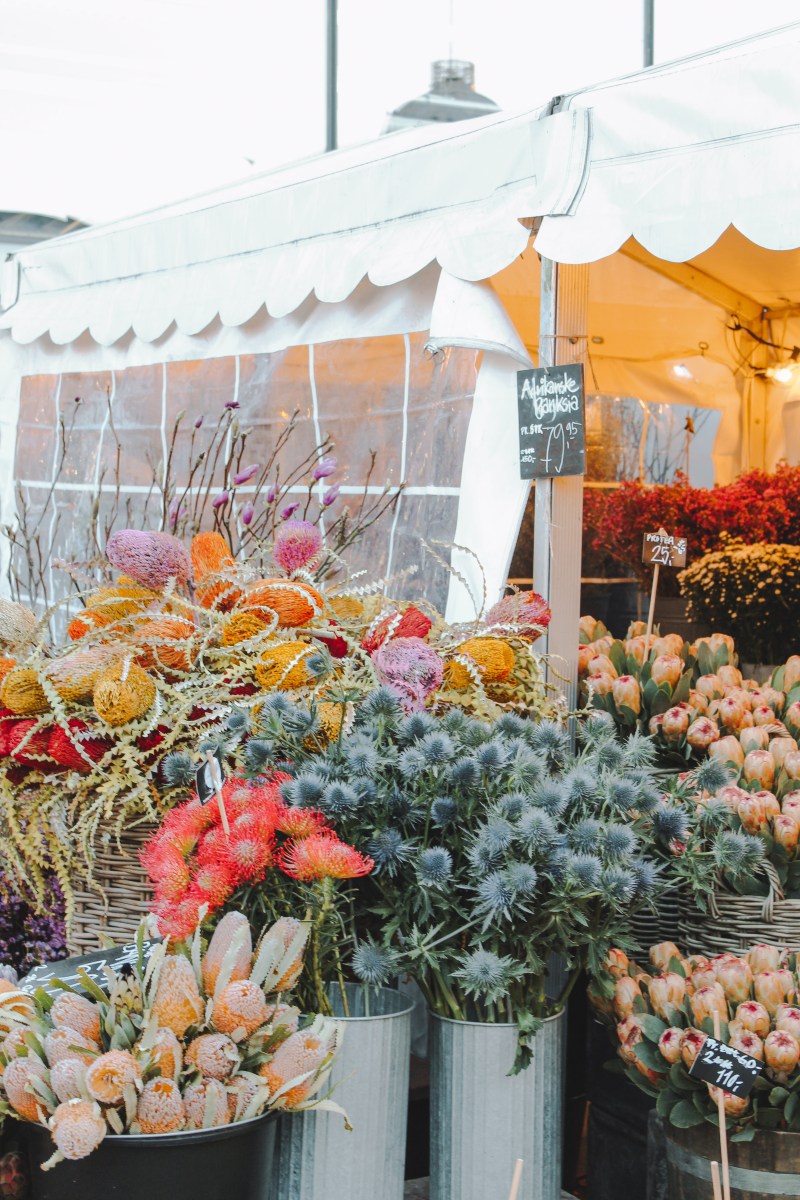 Hoa bán tại chợ Torvehallnerne