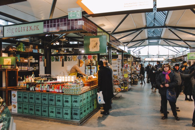 Khu đồ tươi toàn cảnh Torvehallnerne